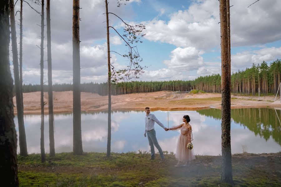 Fotógrafo de casamento Yuliya Garmonschikova (yuliruba). Foto de 1 de outubro 2020