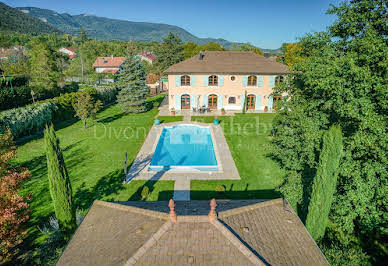 Maison avec piscine et jardin 3