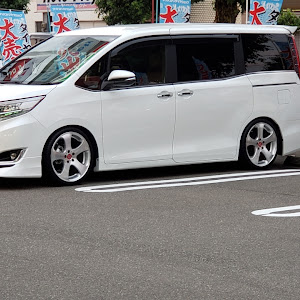 エスクァイア ZRR80G