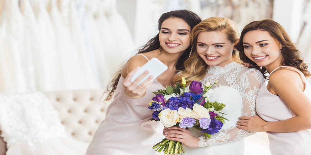 A group of women posing for a picture

Description automatically generated with low confidence