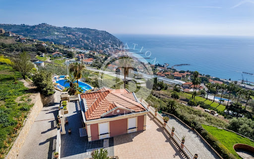 Villa avec piscine 2