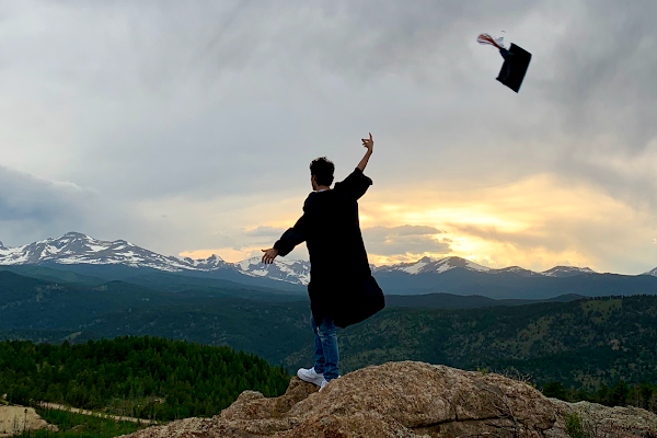 Historias de recién graduados para inspirar a quienes comienzan un nuevo año escolar