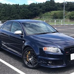 RS4 セダン