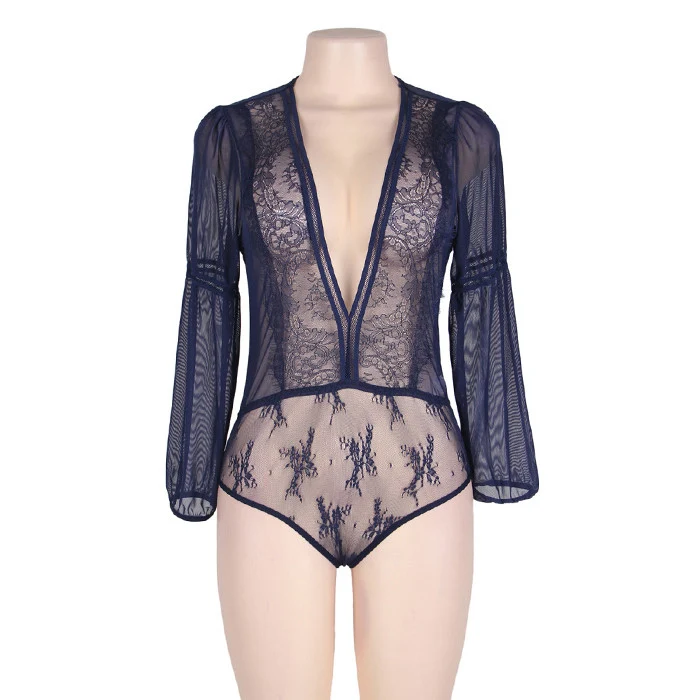 Sexy Kanten Onesie Pyjama met Lange Mouwen Transparant. Ervaar comfort en sensualiteit in deze perfecte outfit voor speciale en intieme nachten.