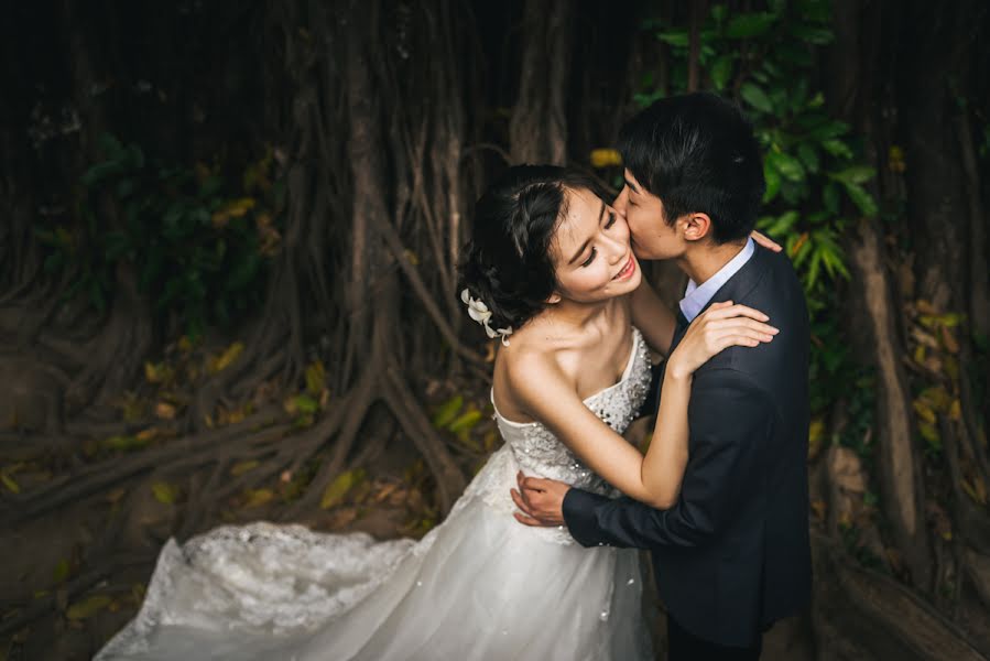 Fotógrafo de casamento Arya Sentanoe (aryasentanoe). Foto de 16 de abril 2016