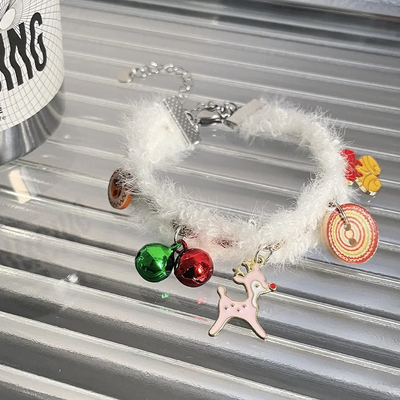 Bracelet de couture bouton cloche de Noël avec motif élan, bijou festif et élégant pour célébrer Noël, idée cadeau parfaite.