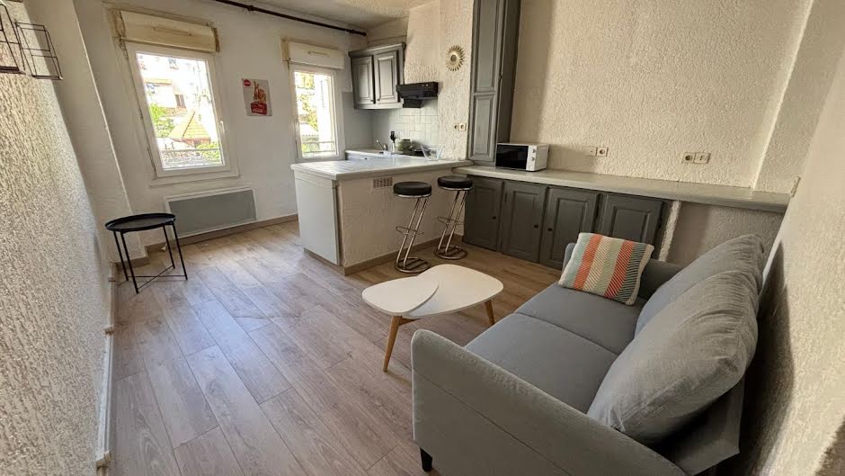 Location meublée appartement 1 pièce 24 m² à Avignon (84000), 450 €