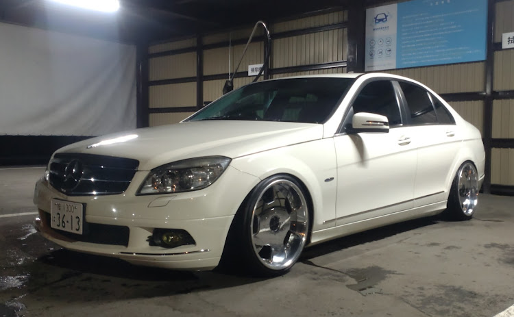 Cクラス セダンのw204・10J・洗車・車高調整に関するカスタム事例の投稿画像1枚目