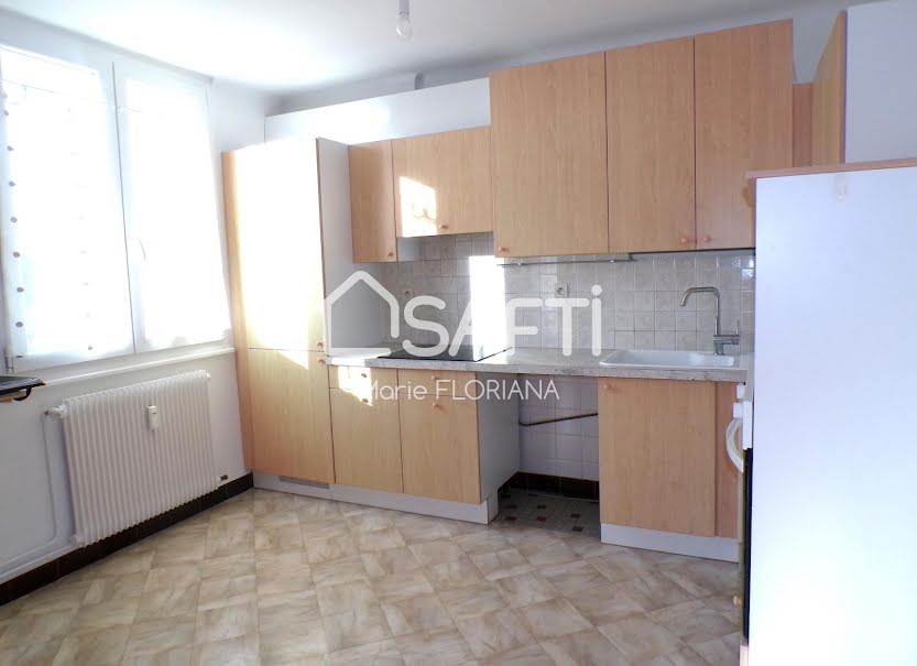 Vente appartement 4 pièces 68 m² à Oyonnax (01100), 111 000 €