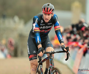 De banden maakten het verschil op het podium van WB-race: "Toen ik die instructie hoorde was het tijd om door te trekken"