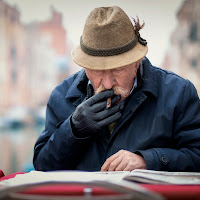 Un profumato toscano, un buon cynar e l'immancabile quoticiano! di 