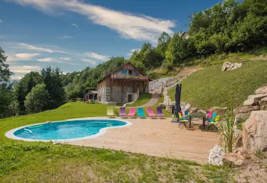 Maison avec piscine et terrasse 9