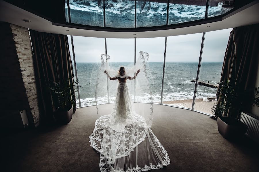 Wedding photographer Aleksandr Medvedenko (bearman). Photo of 7 February 2019