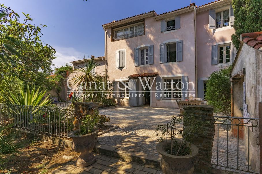 Vente villa 9 pièces 300 m² à Six-Fours-les-Plages (83140), 1 350 000 €