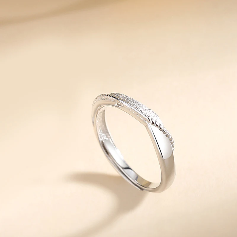 Title 3, Sterling Zilveren Twisted Flash Zand Paarring. ...