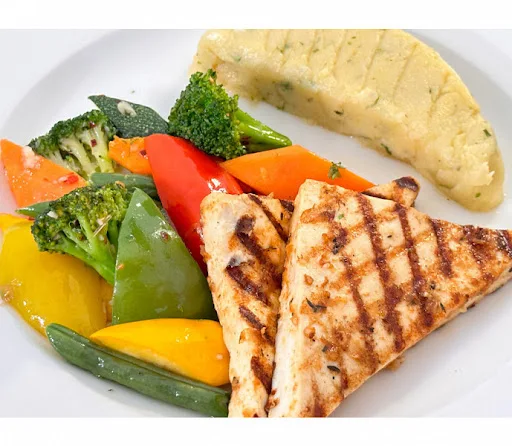 Grilled Cottage Cheese With Sautéed Vegetables