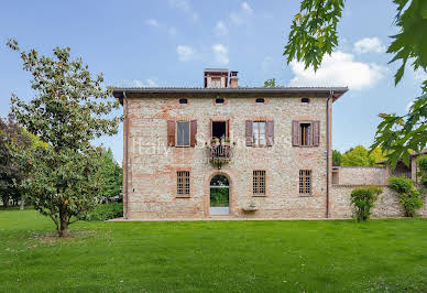 Villa with pool and garden 5