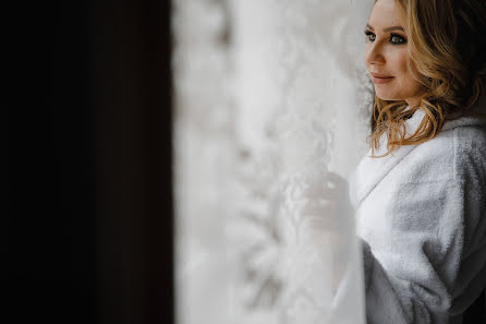 Fotografo di matrimoni Emil Isyakaev (emilisyakaev). Foto del 21 febbraio 2019