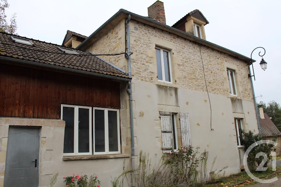 Vente maison 19 pièces 350 m² à Azy-le-Vif (58240), 62 000 €