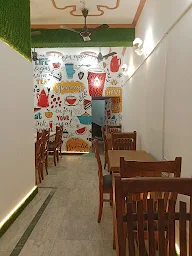 Veera cafe photo 2