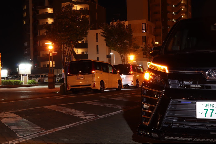 ヴォクシーの夜景と愛車撮影会・綺麗は最高のカスタム✨・いつもイイね＆コメントありがとうございます😆・ヴォクシー日記・パンダさんは暇なのか🐼に関するカスタム事例の投稿画像4枚目