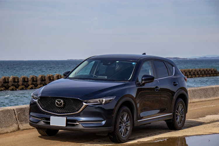 CX-5のディープクリスタルブルーマイカ・CX-5に関するカスタム事例の投稿画像3枚目