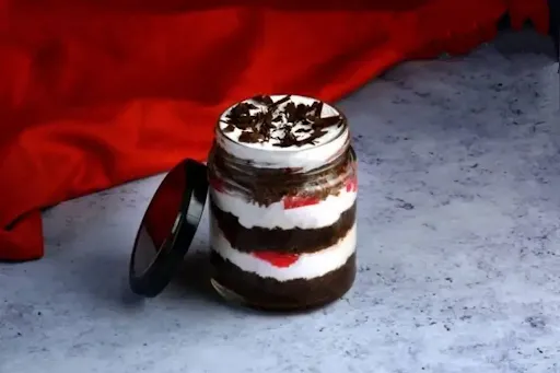 Black Forest Cake In Jar [1 Piece]