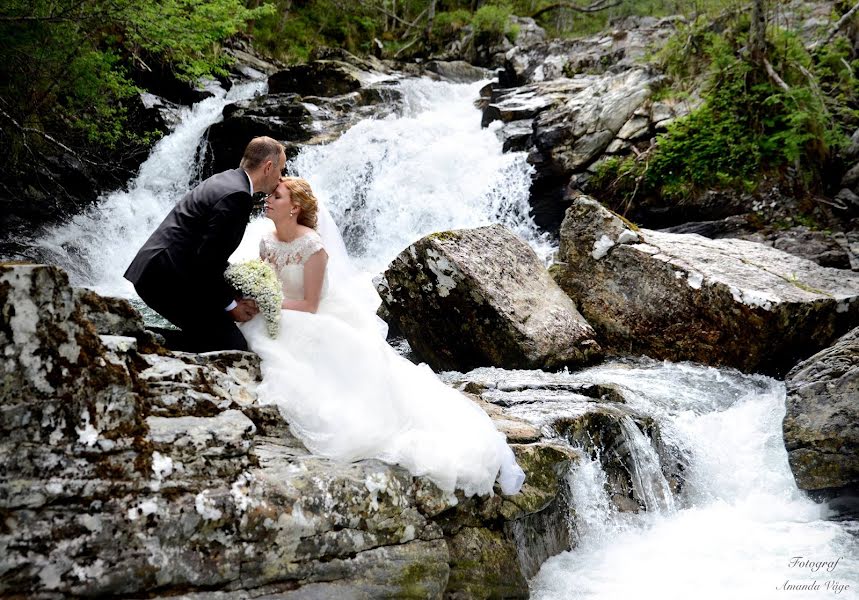 Fotografo di matrimoni Amanda Våge (vageamanda). Foto del 14 maggio 2019