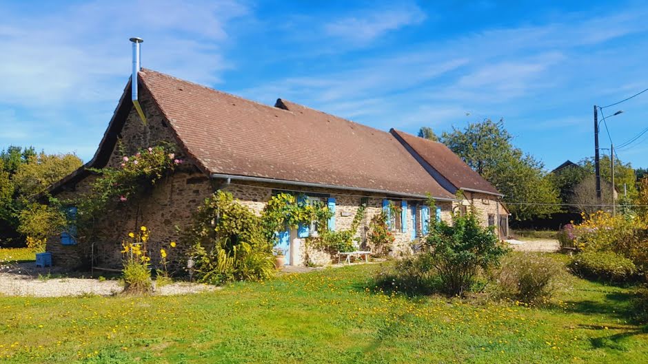 Vente maison   à Saint-Priest-les-Fougères (24450), 198 220 €