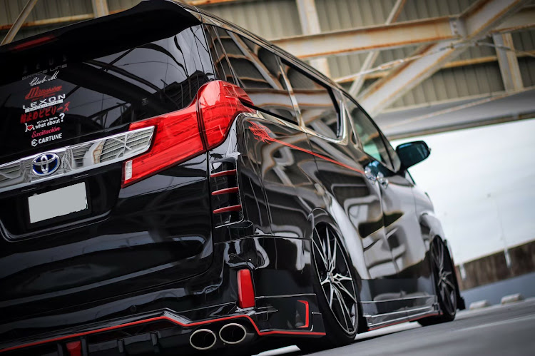 ヴェルファイアの目指せPickUpCars・1度でいいからピックアップされてみたい・CARTUNEで出会ったからこそCARTUNEで開催される会場でコラボしたい・TEAM Excitación・輪止めビビリーズに関するカスタム事例の投稿画像1枚目