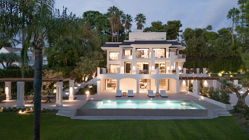 Maison avec piscine et jardin 1