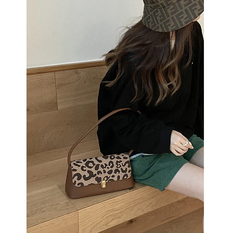 images slider number - 3