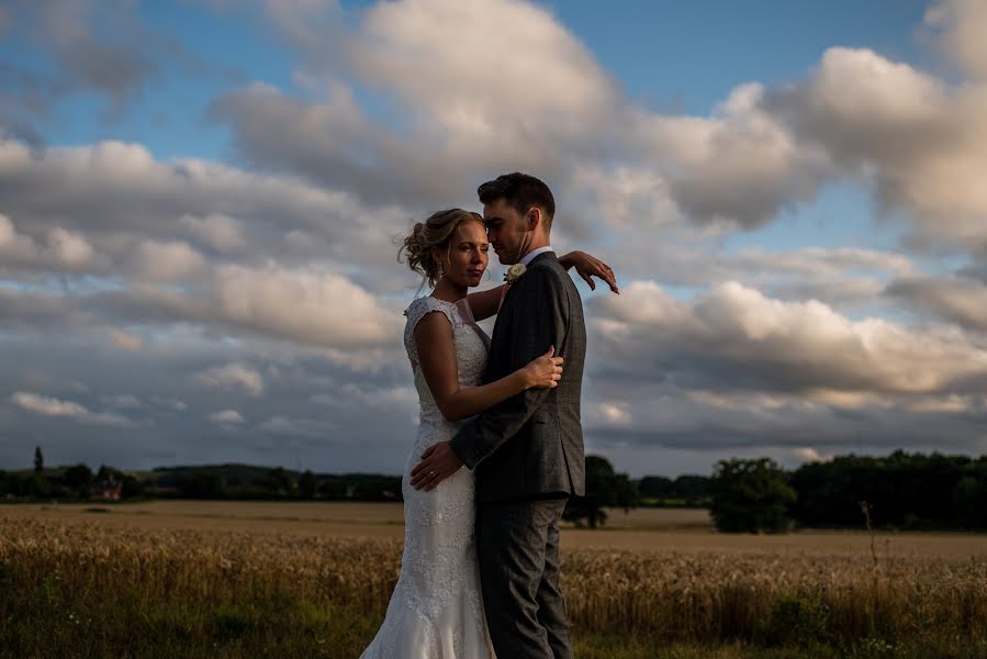 Fotógrafo de casamento Damian Burcher (burcher). Foto de 9 de outubro 2017