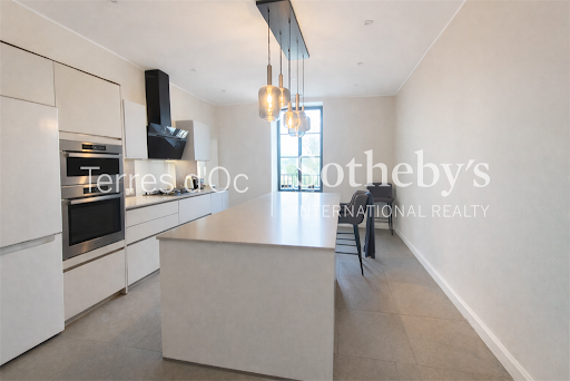 Appartement avec terrasse et piscine 5