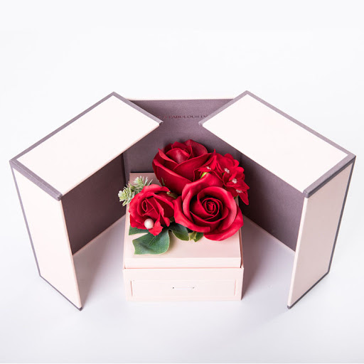 Red rose