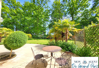 Maison avec piscine et terrasse 16