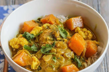 Cashew Coconut Chicken Curry