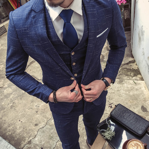 Title 5, Mens One Button Three Piece Formal Suit. Exper...