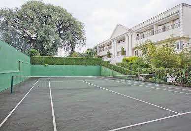 Maison avec piscine et jardin 8