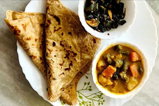 4 Chapati With Curry