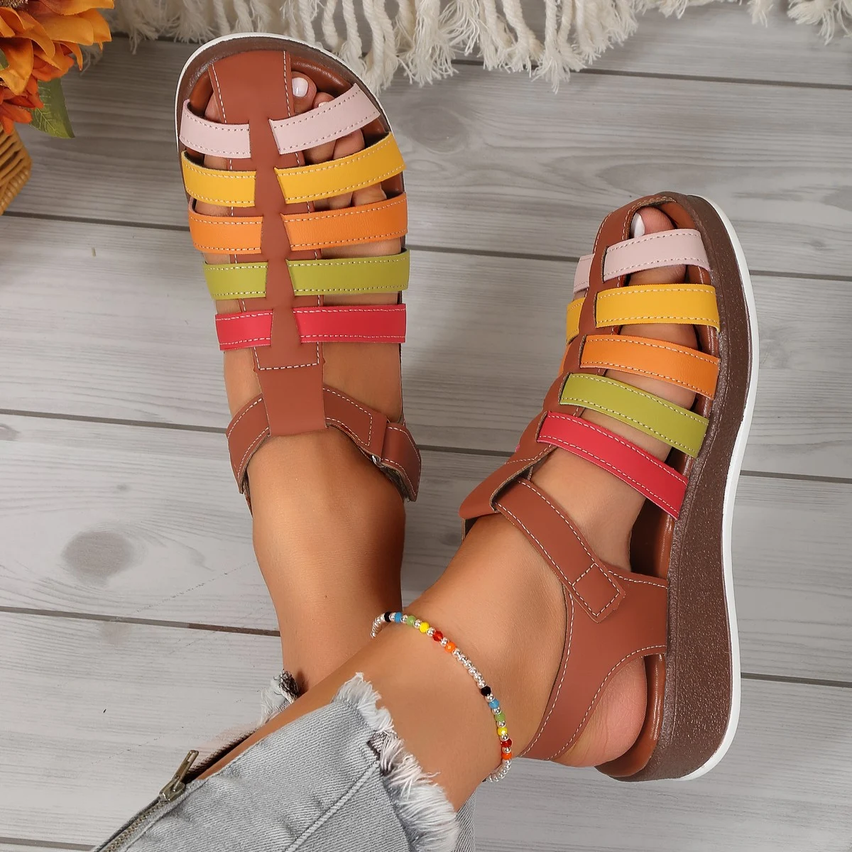 Title 5, Ronde teen sleehak sandalen voor dames met gesp...
