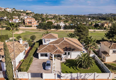 Villa avec piscine et terrasse 3