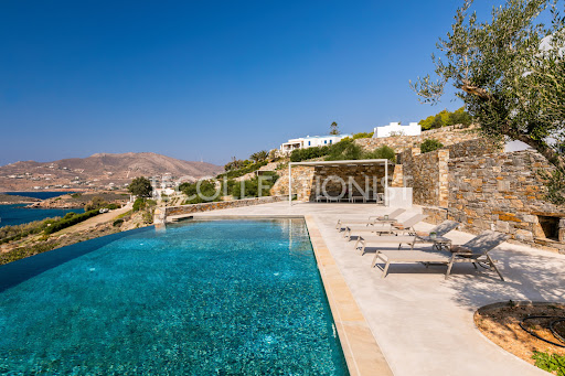 House with pool 4
