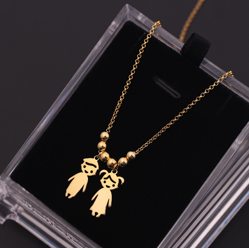 3 people gold