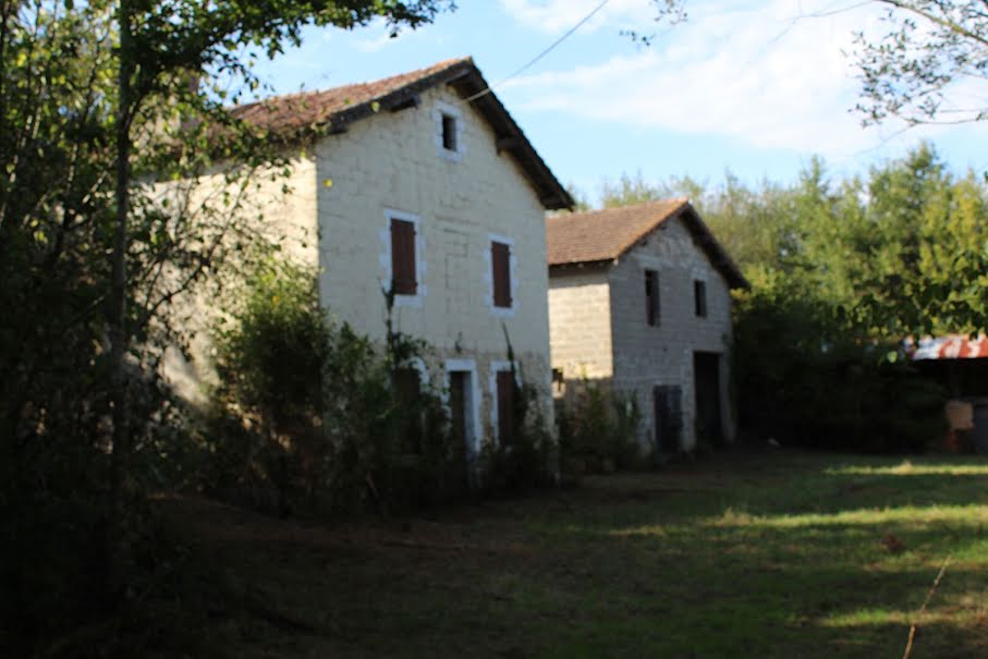 Vente ferme 6 pièces 250 m² à Saint-Cricq-Chalosse (40700), 150 000 €