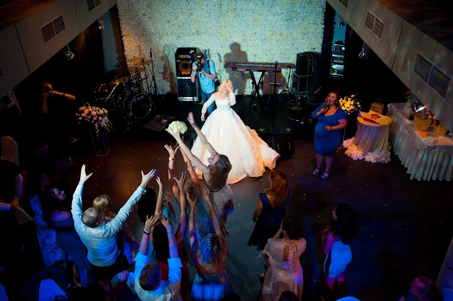 Fotógrafo de casamento Alla Eliseeva (alenkaaa). Foto de 31 de julho 2021