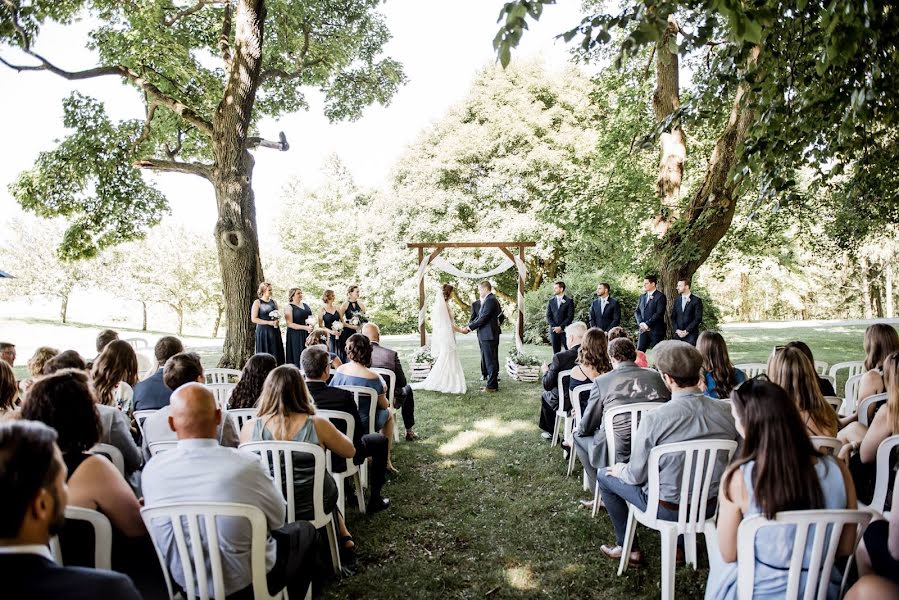 Fotografo di matrimoni Linda Charbonneau (lindacharbonneau). Foto del 9 maggio 2019