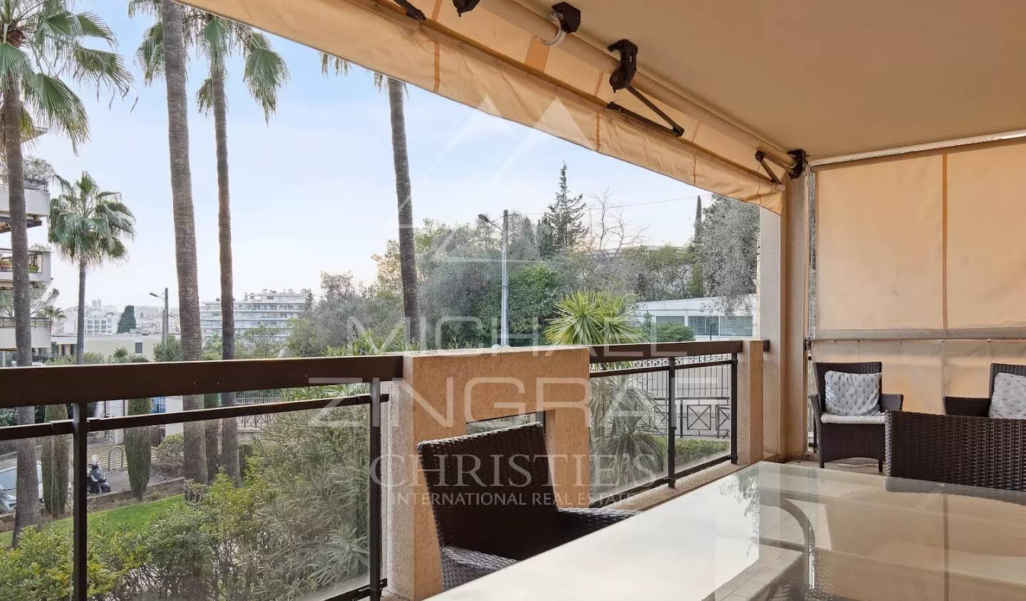 Apartment with terrace Cannes