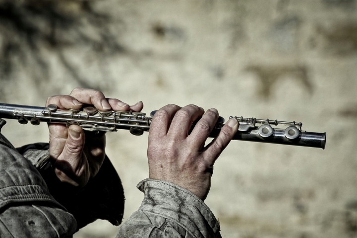 I live in your hands di alessandrocastellani