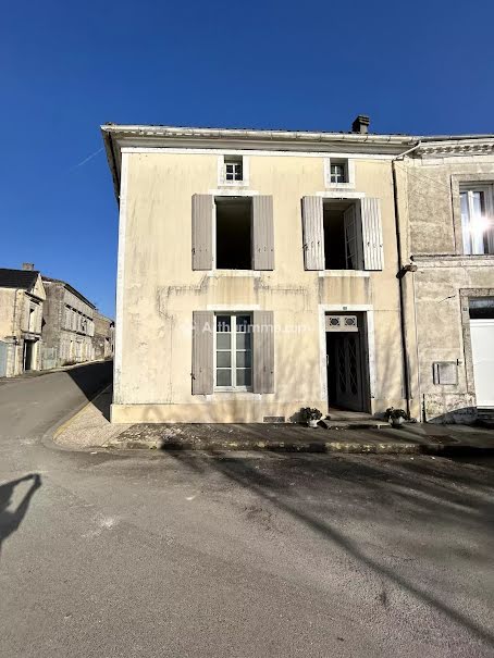 Vente maison 9 pièces 174 m² à Beauvais-sur-Matha (17490), 125 670 €